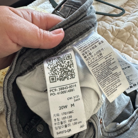 Bundle of 2 - Levi High Rise Ribcage Straight Ankle Jeans (size 20 W) - Picture 4 of 5